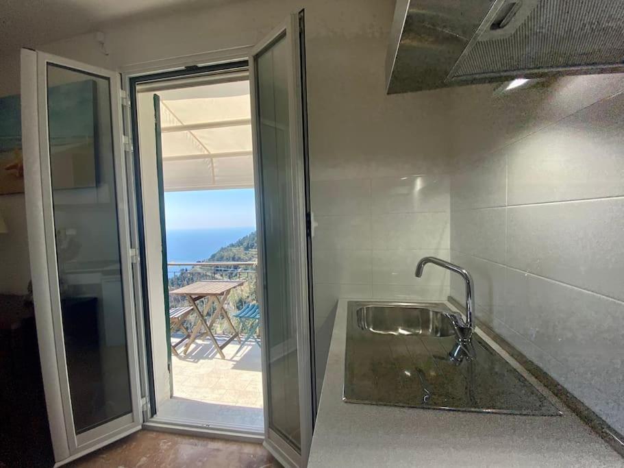 La Finestra Sul Mare A Drignana Villa Vernazza Ngoại thất bức ảnh
